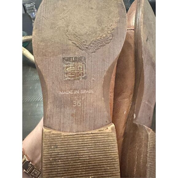 Free People Popular Royale Flat with Cutout Detail - Picture 10 of 11